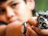 juvelez: Мальчик с игрушечным пистолетом