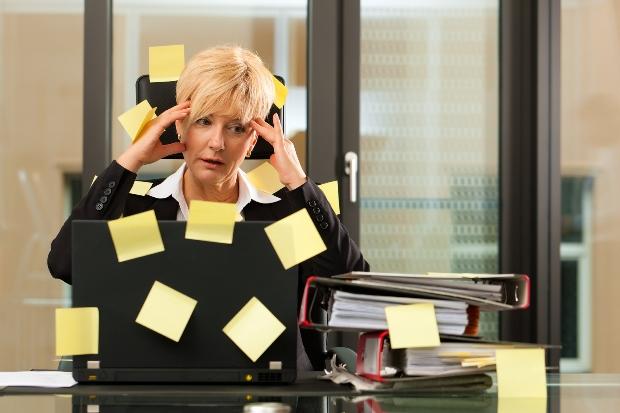 женщина стресс на работе