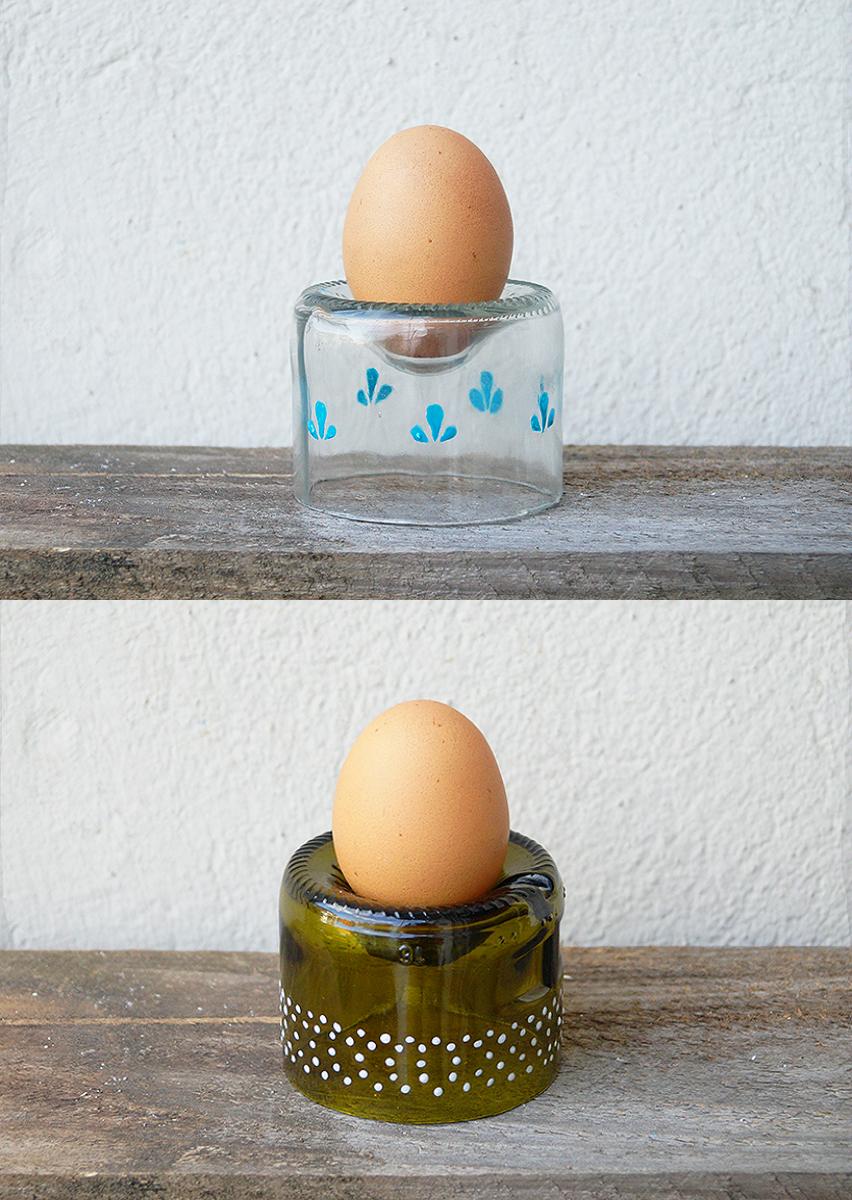 Подставка для яиц из винной бутылки