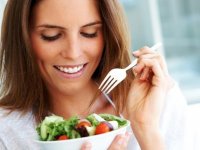 imgkid.com: женщина ест салат