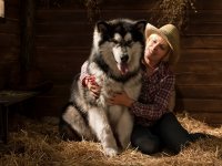 ru.depositphotos.com/idal: Женщина с крупной собакой