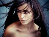 ru.depositphotos.com/cokacoka: Женщина с темными волосами