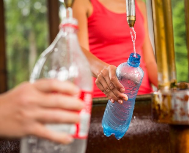 Повторное использование пластиковой бутылки